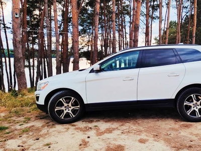 Wyjątkowe białe zadbane Volvo XC60 od kobiety