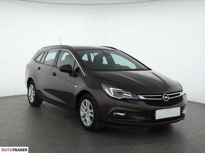 Opel Astra 1.4 123 KM 2018r. (Piaseczno)