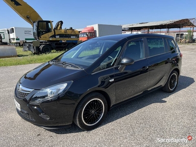 Opel Zafira 1.4 BENZYNA Klimatronik Tempomat Kamera Ledy Nawigacja HAK