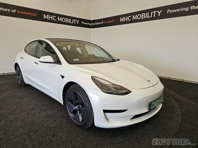 TESLA MODEL 3 sedan (limuzyna)