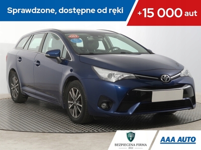 Toyota Avensis III Wagon Facelifting 2015 2.0 Valvematic 152KM 2018