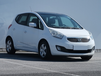 Kia Venga , Klimatronic, Tempomat, Parktronic, Dach panoramiczny