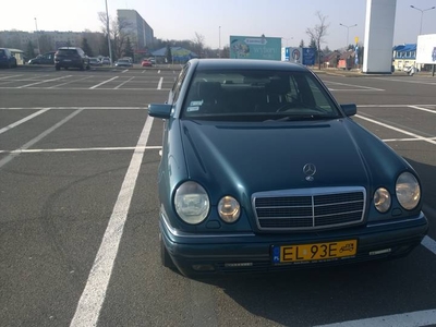 Mercedes Benz W210 300TD Avantgarde, zabytkowe tablice