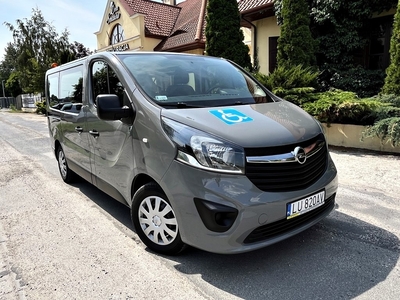 Opel Vivaro II Opel Vivaro Salon Polska, zabudowa CARPOL, najazd