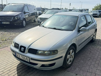 Seat Leon 1.6 105KM klima radio dwa komplety opon mały przebieg rok gwaran…