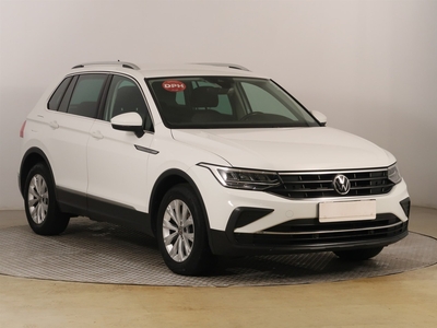 Volkswagen Tiguan , Serwis ASO, Klimatronic, Tempomat, Parktronic,