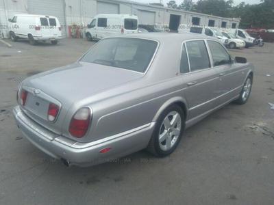 Bentley Arnage 2001, 6.8L, porysowany