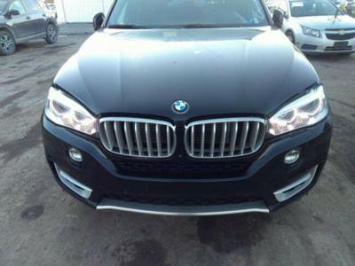 BMW X5 2017, 3.0L, 4x4, porysowany lakier