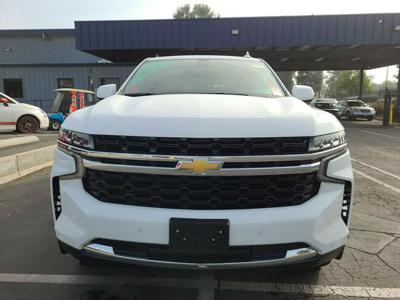 Chevrolet Suburban LS 5.3L V8 355KM