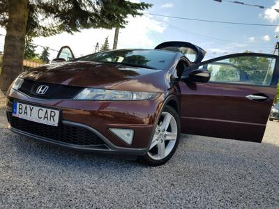 Honda Civic VIII Hatchback 3d 1.8 i-VTEC 140KM 2011