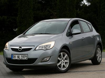 Opel Astra J 2010