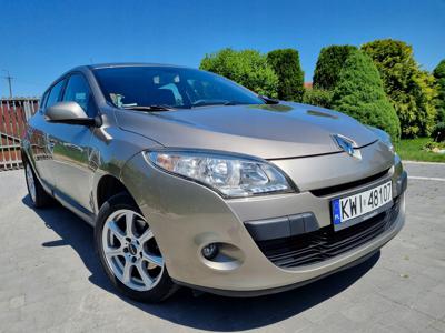 Renault Megane III Hatchback Facelifting 1.6 16v 100KM 2012