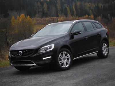 Volvo V60 I Kombi Facelifting 2.0 D4 DRIVE-E 190KM 2017