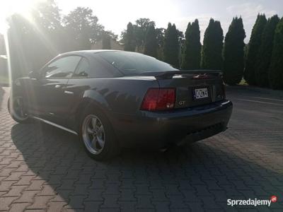 Ford Mustang GT 4.6 v8. Super stan