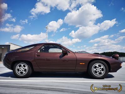 Porsche 928