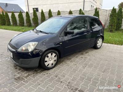 Sprzedam Forda Fiesta 1.3 benz sprawna !