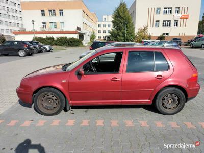 Sprzedam Golfa 4 1.6 benzyna