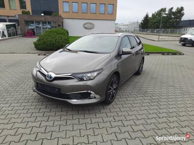 Toyota auris hybryda 1.8