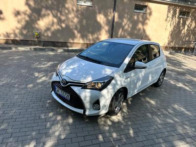 Toyota Yaris 2015 Hybryda Hybrid 1.5 VVT-i Automat