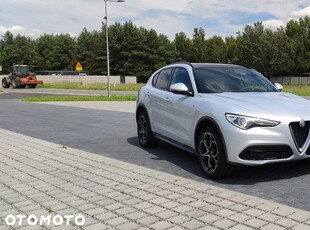 Alfa Romeo Stelvio 2.0 Turbo 16V AT8-Q4 Ti