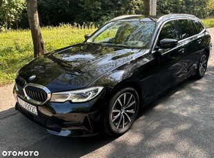 BMW Seria 3 320d Touring xDrive Luxury Line