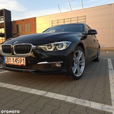 BMW Seria 3 320d xDrive Luxury Line