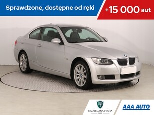 BMW Seria 3 E90-91-92-93 Coupe E92 325i 218KM 2007