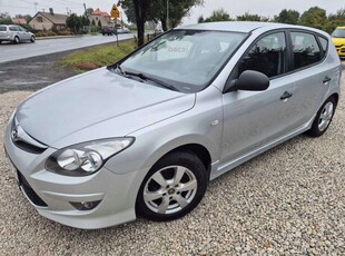 Hyundai i30 I Hatchback Facelifting 1.4 DOHC 109KM 2011