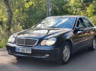 Mercedes Klasa C W203 Sedan W203 2.1 (C 220 CDI) 143KM 2002