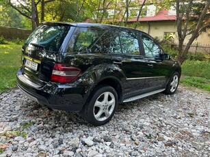 Mercedes Klasa M W164 Off-roader 3.0 V6 (320 CDI) 224KM 2008