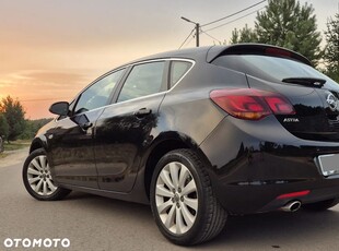 Opel Astra IV 1.4 T Cosmo