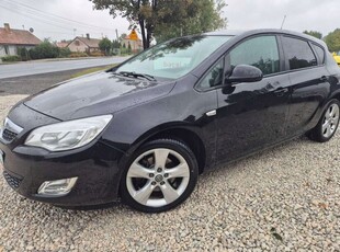 Opel Astra J Hatchback 5d 1.6 Twinport ECOTEC 115KM 2011