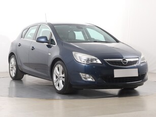 Opel Astra J , Klimatronic, Tempomat, Parktronic,ALU