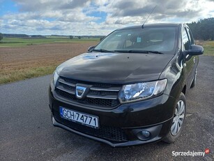 Sprzedam Dacia Sandero 1.5 dci dwa komplety opon