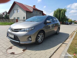 Toyota Auris 1,6 Touring Sports 2014 r. b/lpg