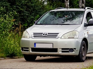 Toyota Avensis Verso 2.0 D-4D 116KM 2003