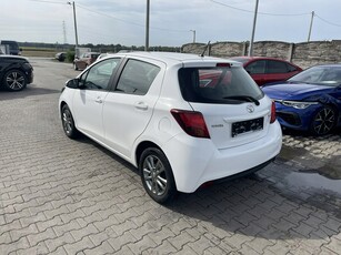 Toyota Yaris III Hatchback 5d Facelifting 1.0 VVT-i 69KM 2015