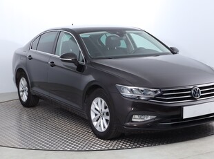 Volkswagen Passat B8 , Salon Polska, Navi, Klimatronic, Tempomat, Parktronic,