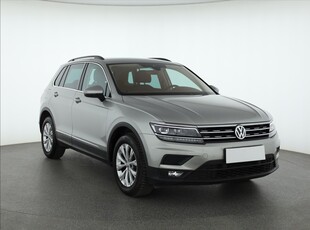 Volkswagen Tiguan , Salon Polska, 1. Właściciel, Serwis ASO, DSG, Navi,