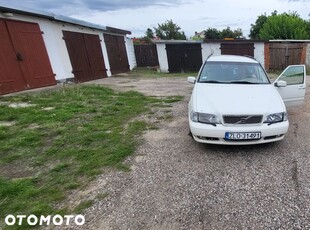 Volvo V70 2.0