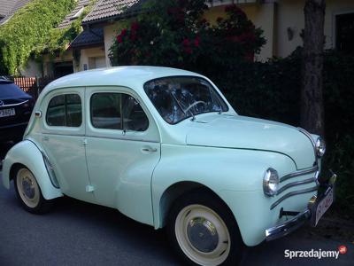 Renault 4cv zabytek