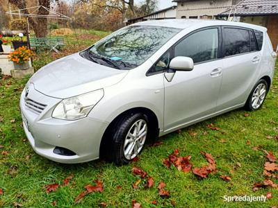 Toyota Verso 1,6 b+g 2011r