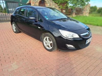 Opel Astra J 1.4 100km 2010r Polecam