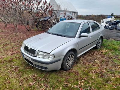 Skoda Octavia 1,6 benzyna 2000 r