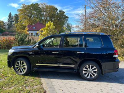 Toyota Land Cruiser 200 VXS 5.7 V8 2021 rok