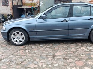 BMW E46 2,0TD uszkodzony na graty