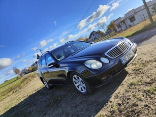 Mercedes-Benz E220 W211