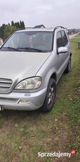 Mercedes Benz ml 400cdi V8