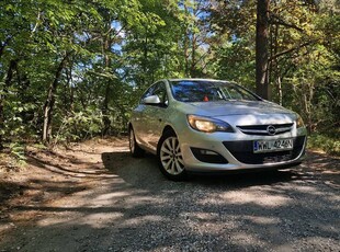 Opel Astra J 2012r 1.4 Turbo 125000km