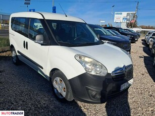 Opel Combo 1.2 diesel 90 KM 2015r. (Komorniki)